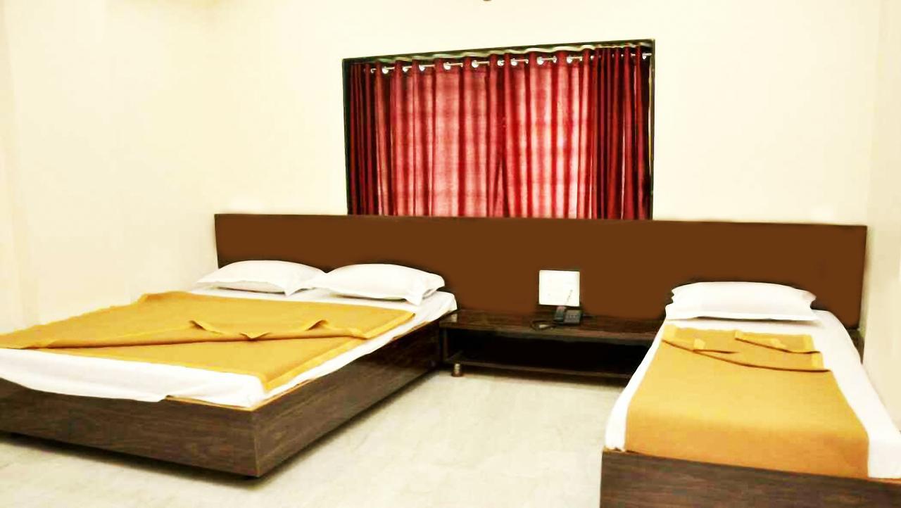 Sai Rajaram Palace Shirdi Exterior foto