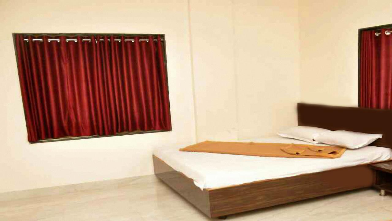 Sai Rajaram Palace Shirdi Quarto foto